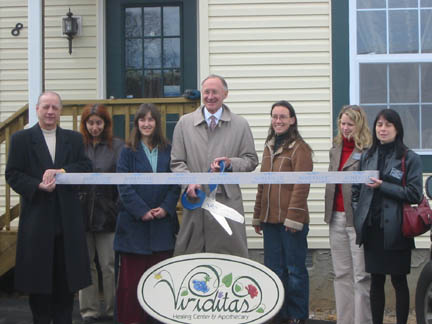 ribboncutting-sm.jpg