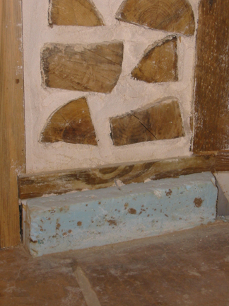 cordwoodbaseinsulation.jpg